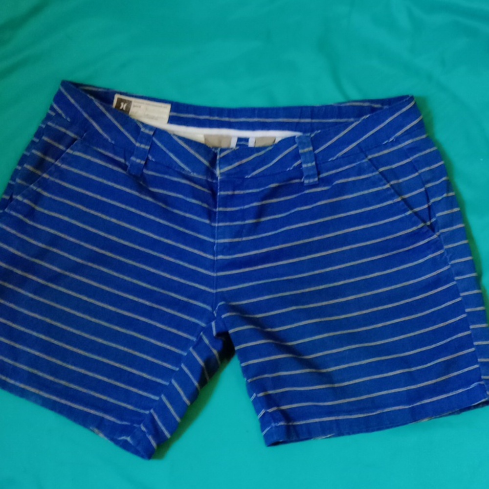 HURLEY BLUE STRIPPED SHORTS, SIZE 11